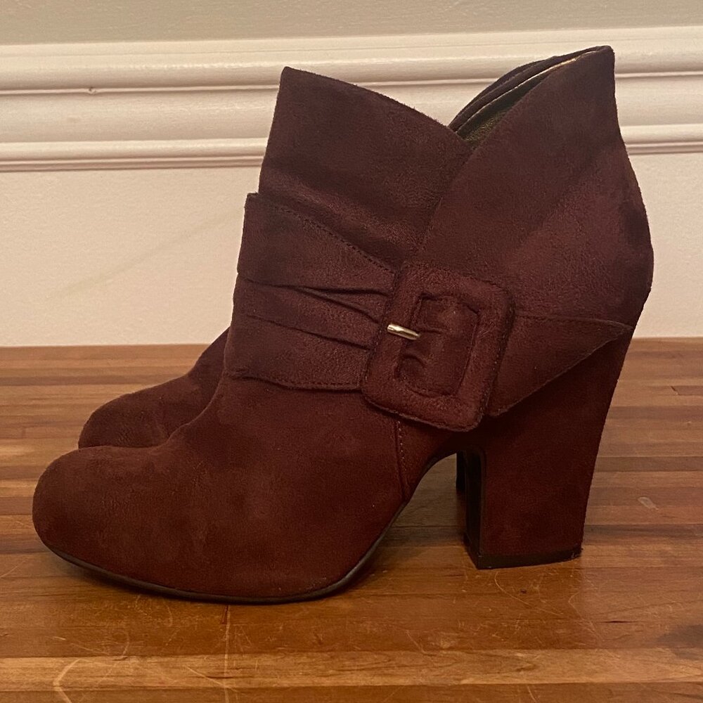 American Eagle Brown Suede Ankle Booties Women's Size 6